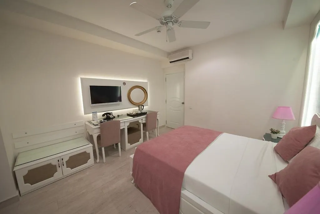 Montebello Deluxe Hotel Öludeniz