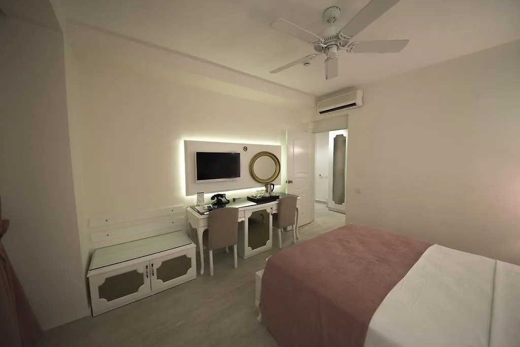 Montebello Deluxe Hotel Öludeniz