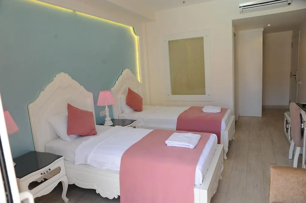 Montebello Deluxe Hotel Öludeniz 3*,