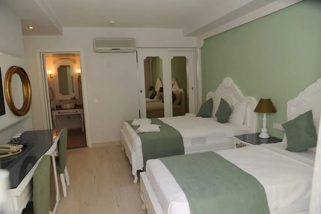 Montebello Deluxe Hotel Öludeniz 3*,